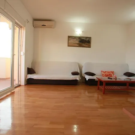 Apartment A&g