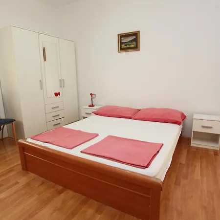 Apartment A&g *